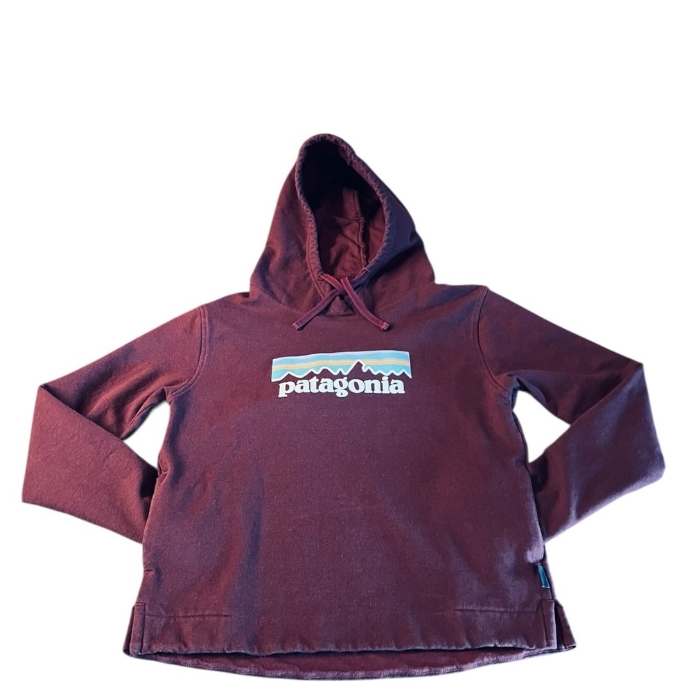 Patagonia Women’s Burgundy Hoodie Size Medium